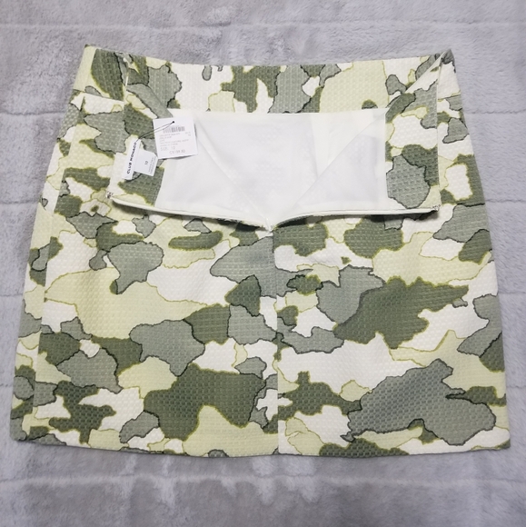 Club Monaco Green Camouflage Mini Skirt Size 10 - Picture 6 of 9